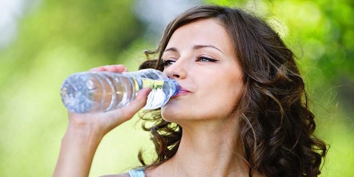 drinking-water-woman